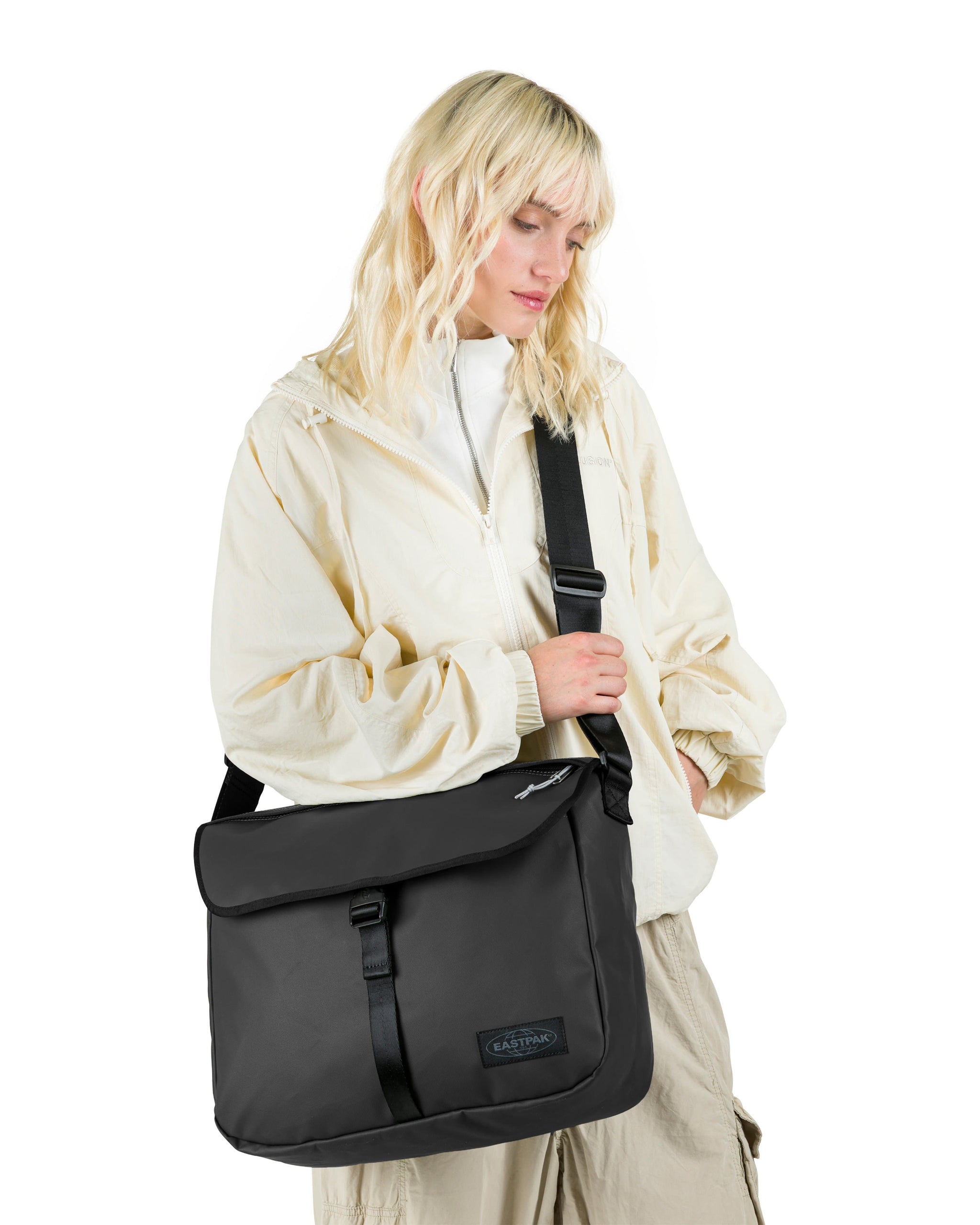 DELEGATE+ TARP BLACK2 | Eastpak