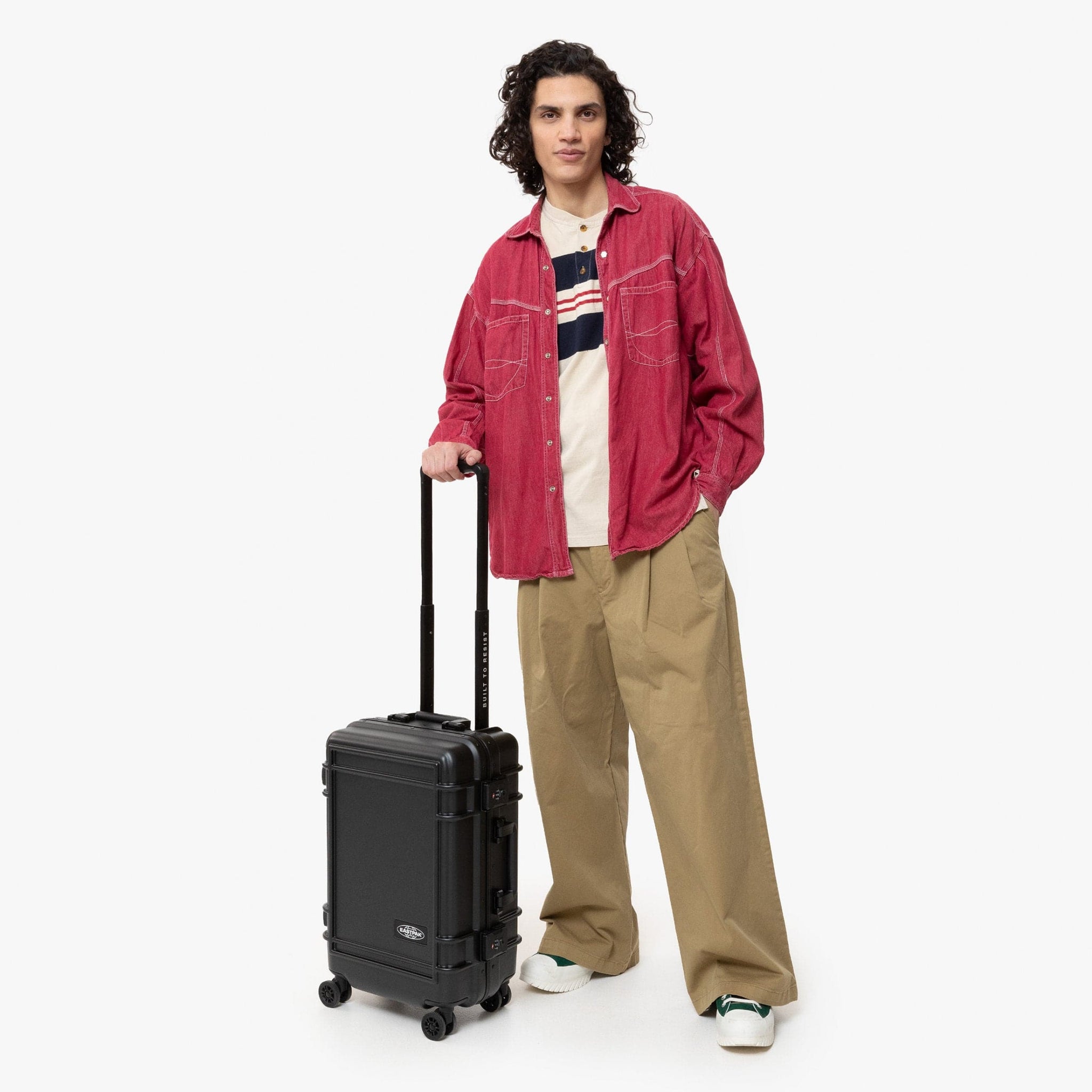 RESIST'R CASE S BLACK | Eastpak