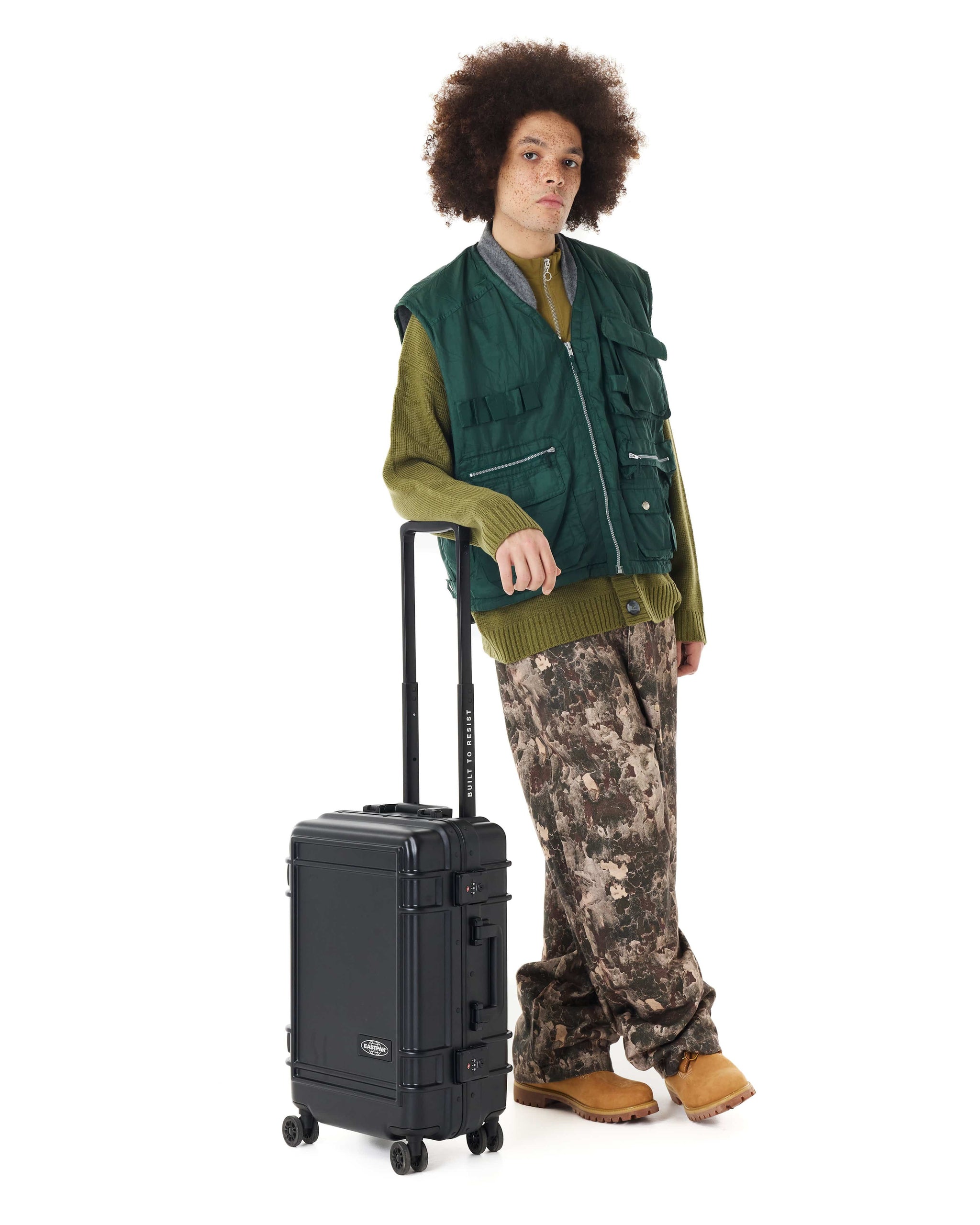 RESIST'R CASE S BLACK | Eastpak