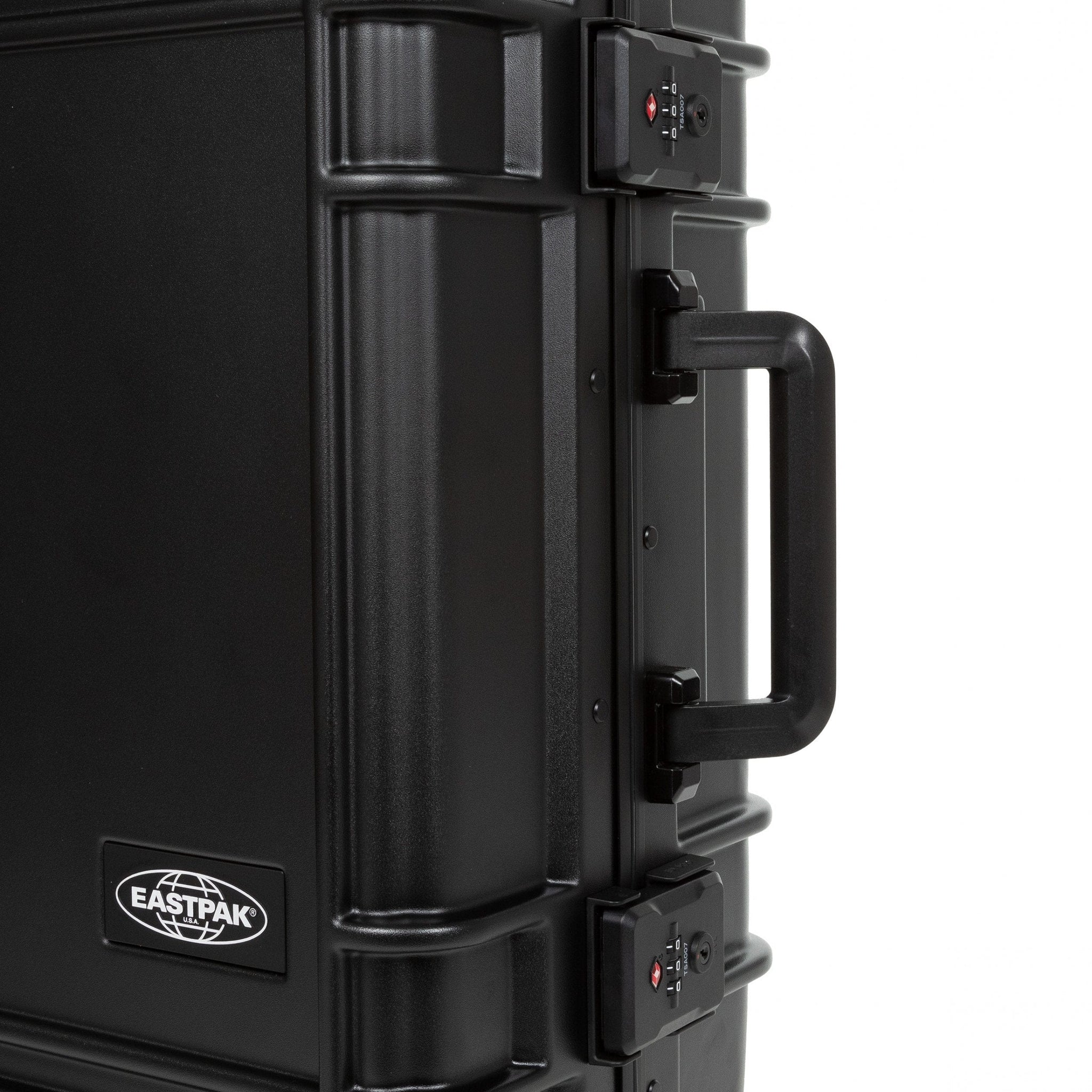 RESIST'R CASE S BLACK | Eastpak