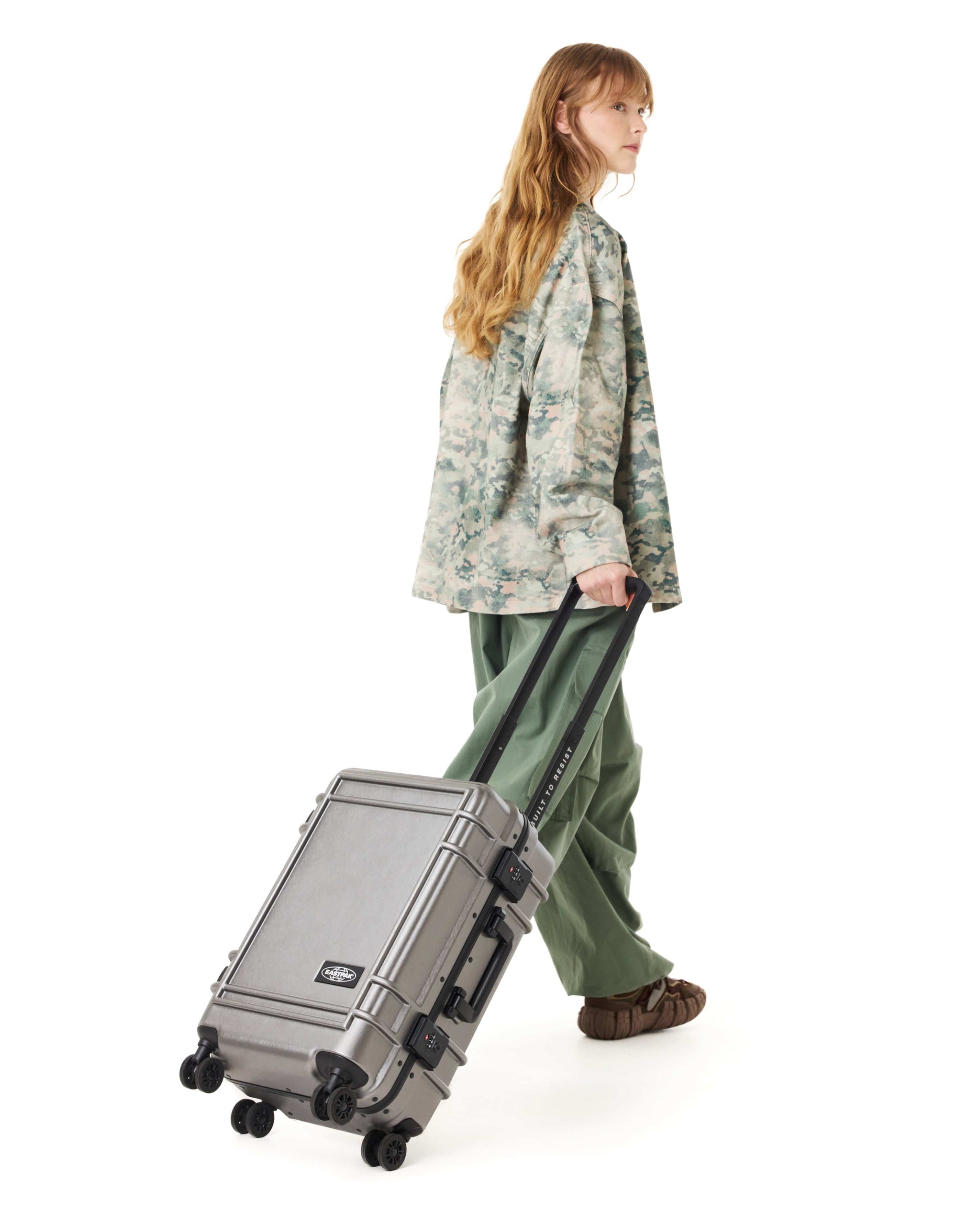 RESIST'R CASE S BRUSHED METAL | Eastpak