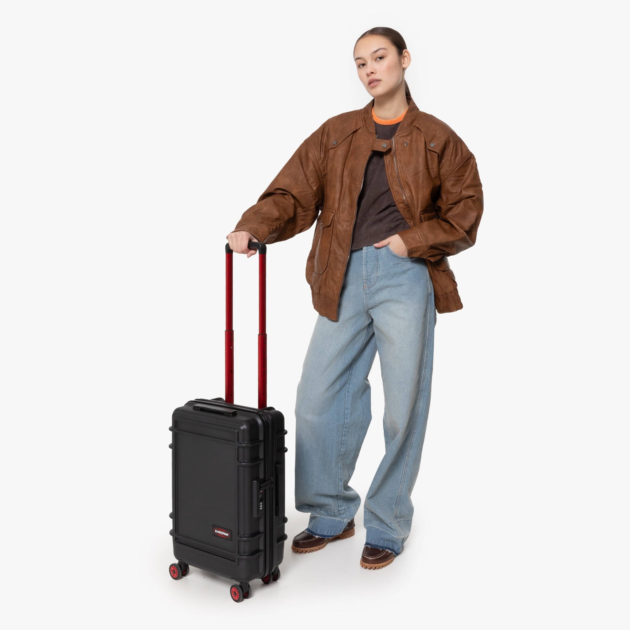 RESIST'R ZIP CABIN BLACK | Eastpak